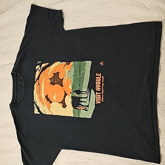 "Visit Hyrule" Zelda t-shirt - Picture 3 of 6